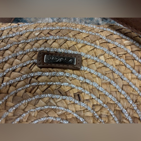 Sun ‘N’ Sand straw bag with silver glitter circles - Picture 2 of 11